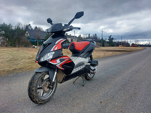 Aprilia SR50R 2011a Roller / Mopeed (1 foto / 7)