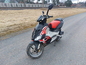 Aprilia SR50R 2011a Roller / Mopeed (2 foto / 7)
