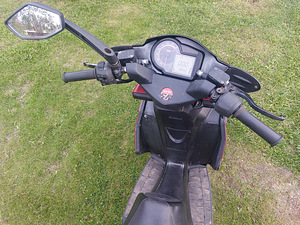 Aprilia SR50R 2011 Roller/Mopeed (8 foto / 8)