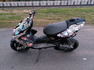 Yamaha Aerox 50cc 2004a Roller / Mopeed (3 foto / 7)