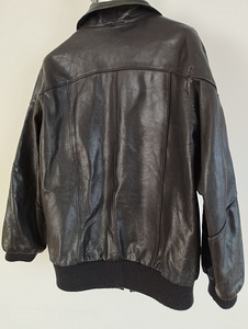 Nahast jakk bomber. S (3 foto / 4)