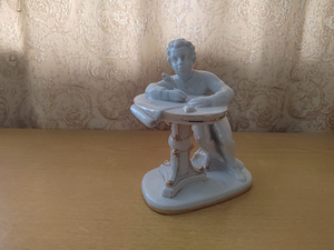 Статуэтка (3 фото из 4)
