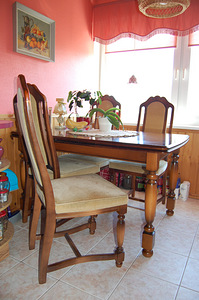 Laud ja toolid (1 foto / 2)