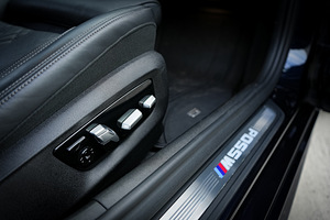 BMW M550D xDrive (9 foto / 15)