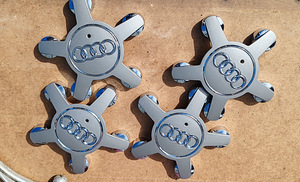 Audi originaal valuvelgede katted. (2 foto / 2)