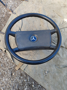 Роль Mercedes Benz