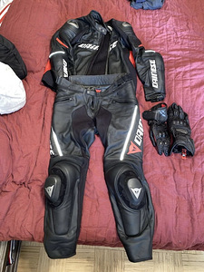Dainese sõidukomplekt jope ja püksid (1 foto / 1)