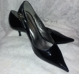 Uued Itaalia Naiste mustad tikk-kontsaga kingad, patent 38