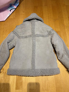 Victoria Victoria Beckham shearling lambanahast tagi (3 foto / 3)