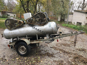 Tööstuslik õhukompressor ratastel järelveetav 490LT (5 foto / 9)