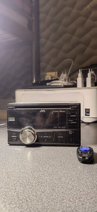 2 Din stereo JVC kw-r600bt koos kaugjuhtimispuldiga (1 foto / 3)