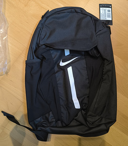 Nike seljakott (2 фото из 4)