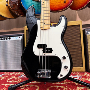Fender Player Precision Bass MN Black (3 фото из 6)