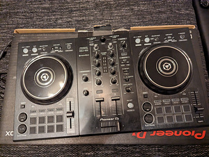 Pioneer ddj-400 (1 foto / 1)