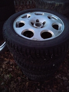 Audi veljed 5x112 + rehvid R16 205/55 naelad 6mm (1 foto / 1)