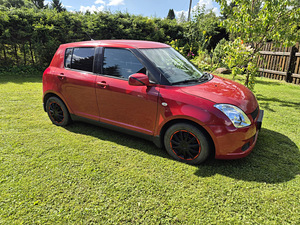 SUZUKI SWIFT (15 фото из 15)