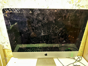 iMac 21.5 - varuosadeks (2 foto / 2)