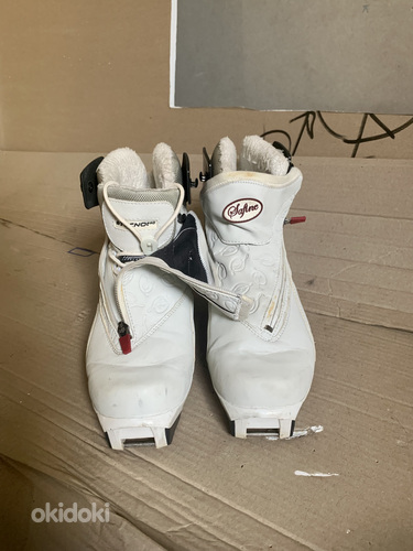 Женские лыжные ботинки 40 (фото #1)
