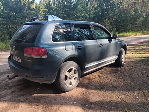 VW Touareg (10 foto / 12)