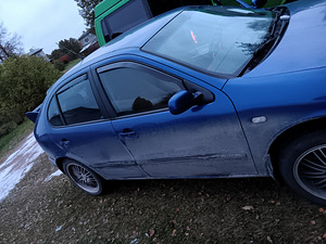 Seat leon (2 foto / 12)