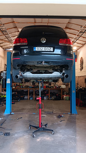 VW Touareg (6 фото из 9)