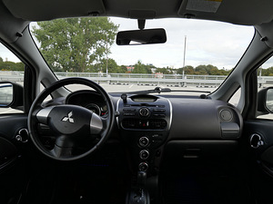 Mitsubishi i-MiEV (8 foto / 13)