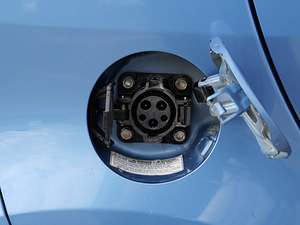 Mitsubishi i-MiEV (10 foto / 13)