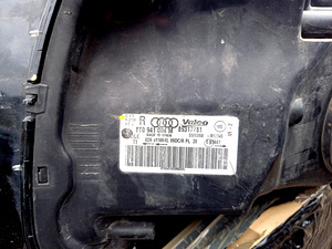 AUDI A5 8T 8F HEADLIGHT/HEADLAMP 8T0941004M (2 foto / 5)