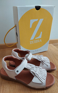 Кожаные сандалии для девочек Zebra 39
