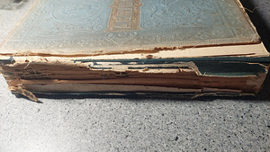 Старинная книга (3 фото из 3)