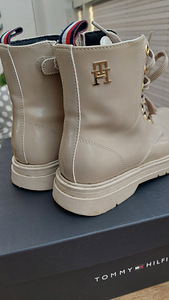 Laste sapad Tommy Hilifiger (3 foto / 3)