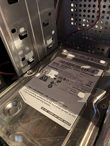 Lauaarvuti i3/ 4GB DDR3/ 60GB SSD/ 320GB HDD/ ATI HD6450 1GB (6 foto / 9)