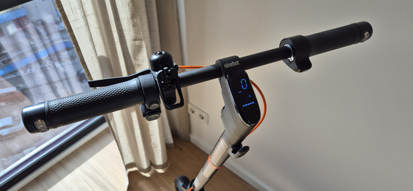 Самокат Ninebot by Segway Kickscooter F2 Pro E