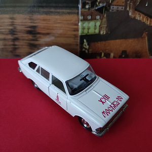 Модель автомобиля mokwitch 1:43 Олимпия ОЧЕНЬ ХОРОШО (3 фото из 5)