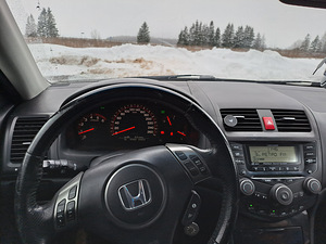 Honda Accord (4 foto / 4)