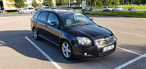 Toyota Avensis 2009 2.2 disel 130kw (2 foto / 9)
