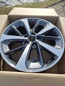Kia valuveljed 18" uued (1 foto / 4)