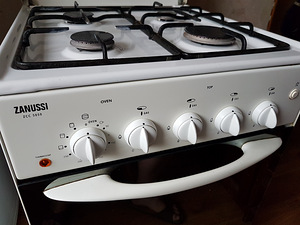 Gaasipliit elektriahjuga Zanussi ZCC 5050 (1 foto / 6)