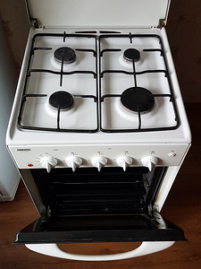 Gaasipliit elektriahjuga Zanussi ZCC 5050 (3 foto / 6)