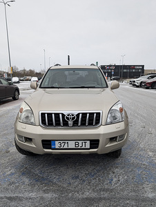 Toyota Land Cruiser (2 foto / 12)