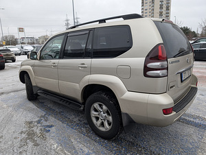 Toyota Land Cruiser (3 foto / 12)