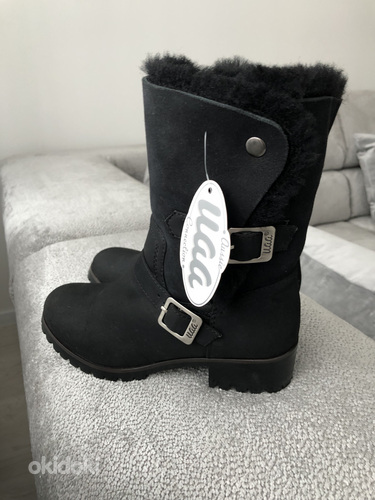 UGG 35
