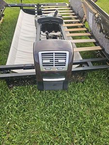 W221 keskkonsool Facelift long (1 foto / 5)