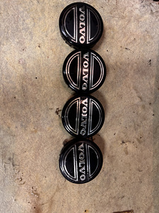 Volvo 17" talverataste komplekt (5 foto / 6)