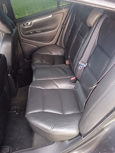 Volvo S60 2.0T (8 фото из 9)