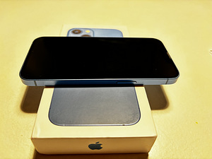 iPhone 13, midnight 128gb (4 foto / 4)