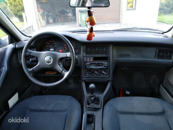 Audi 80 B4 1.9TD (фото #6)