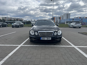 Mercedes-Benz E 320 Avangarde 3.0 V6 165kW (2 foto / 14)