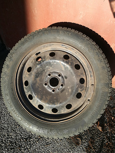 Продаются зимние шины 16" и 17", также есть с литыми дисками (2 фото из 8)