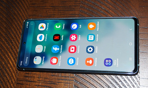 SAMSUNG GALAXY S20FE (2 фото из 5)